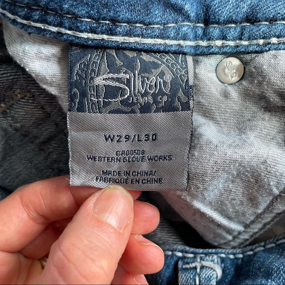 Silver Denim Jeans Embroidered Embellished White Thread Suki Bootcut Size 29x30 - Picture 13 of 14